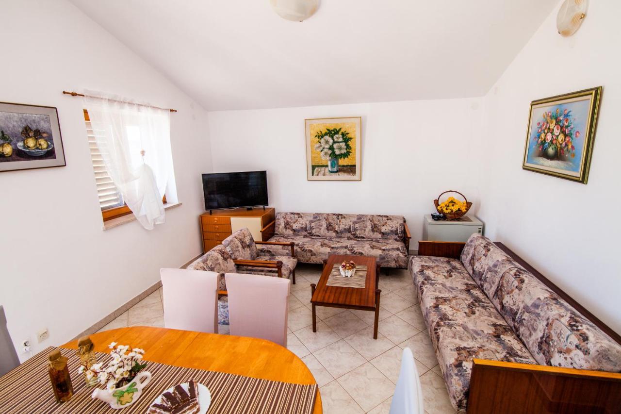 Apartman Kristina Apartment Banjole Exterior foto