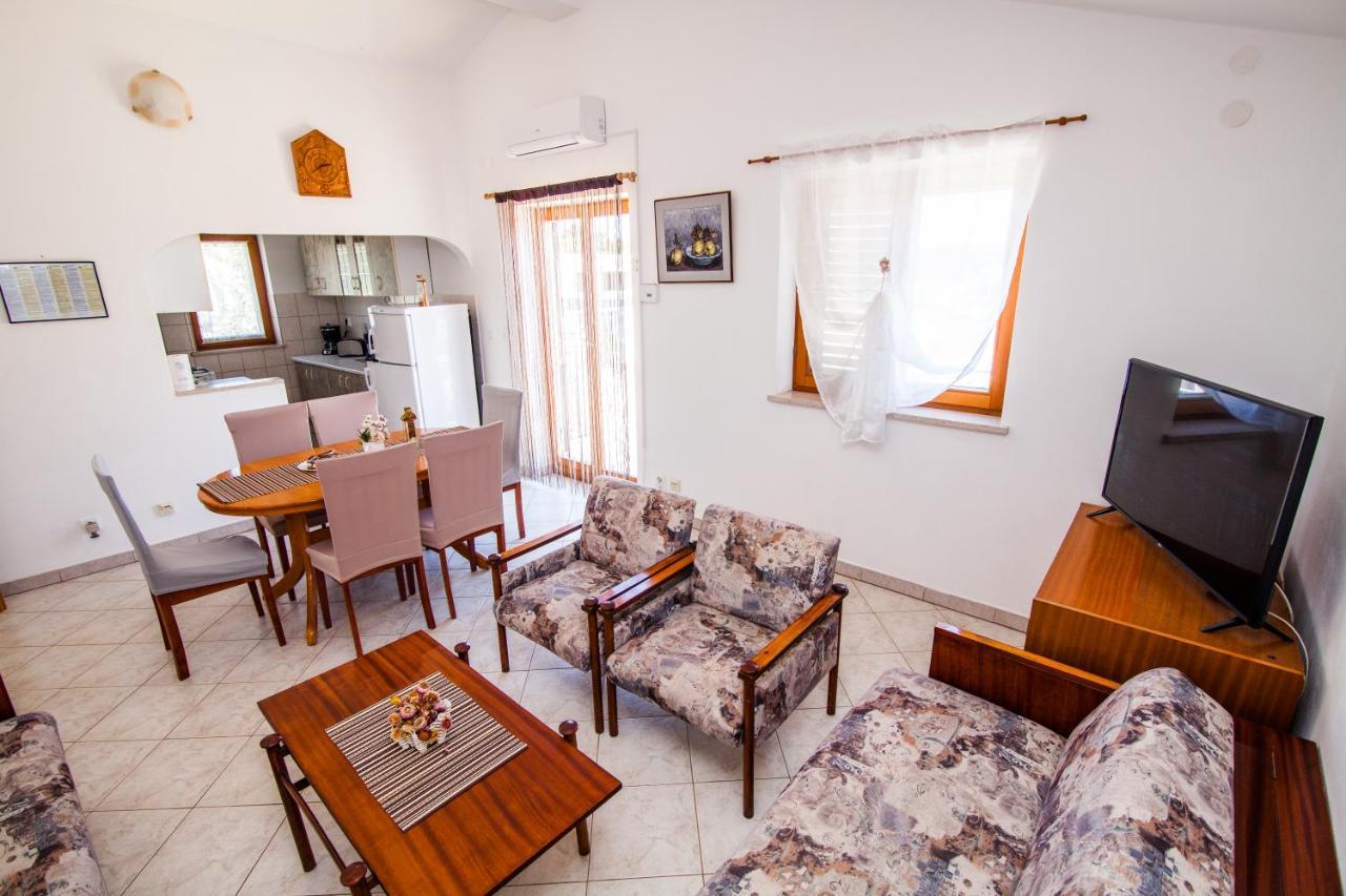 Apartman Kristina Apartment Banjole Exterior foto