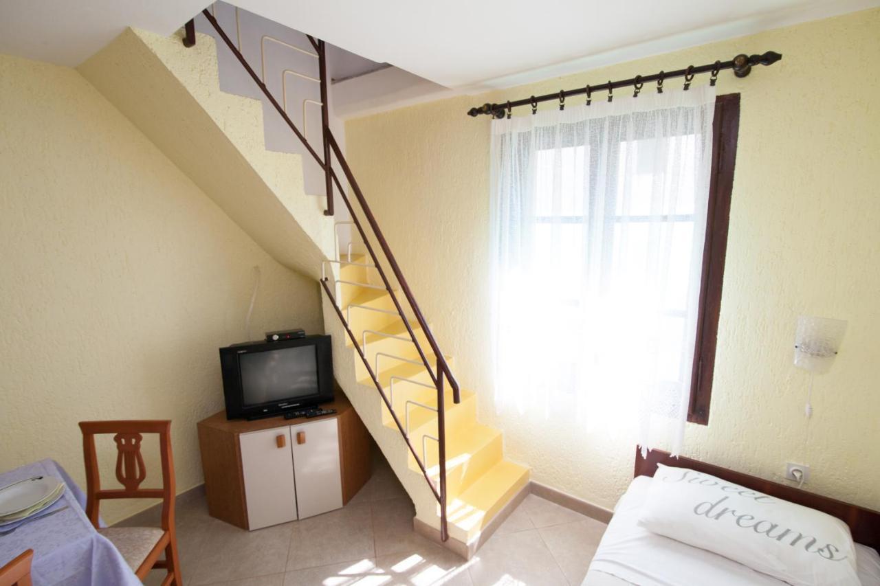 Apartman Kristina Apartment Banjole Exterior foto