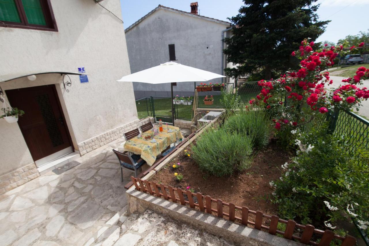 Apartman Kristina Apartment Banjole Exterior foto